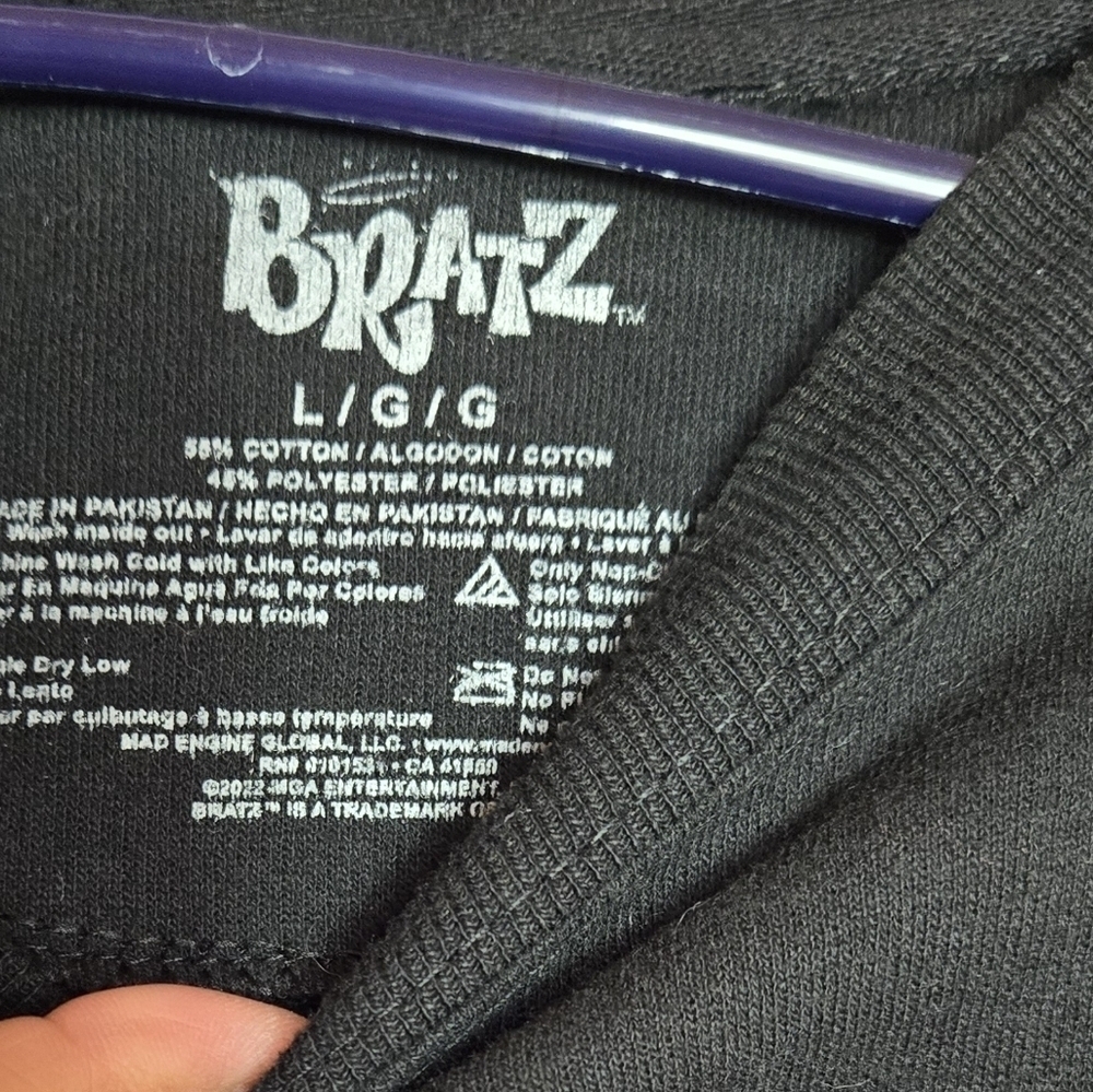 Bratz sweater size Large - Picture 2 of 2